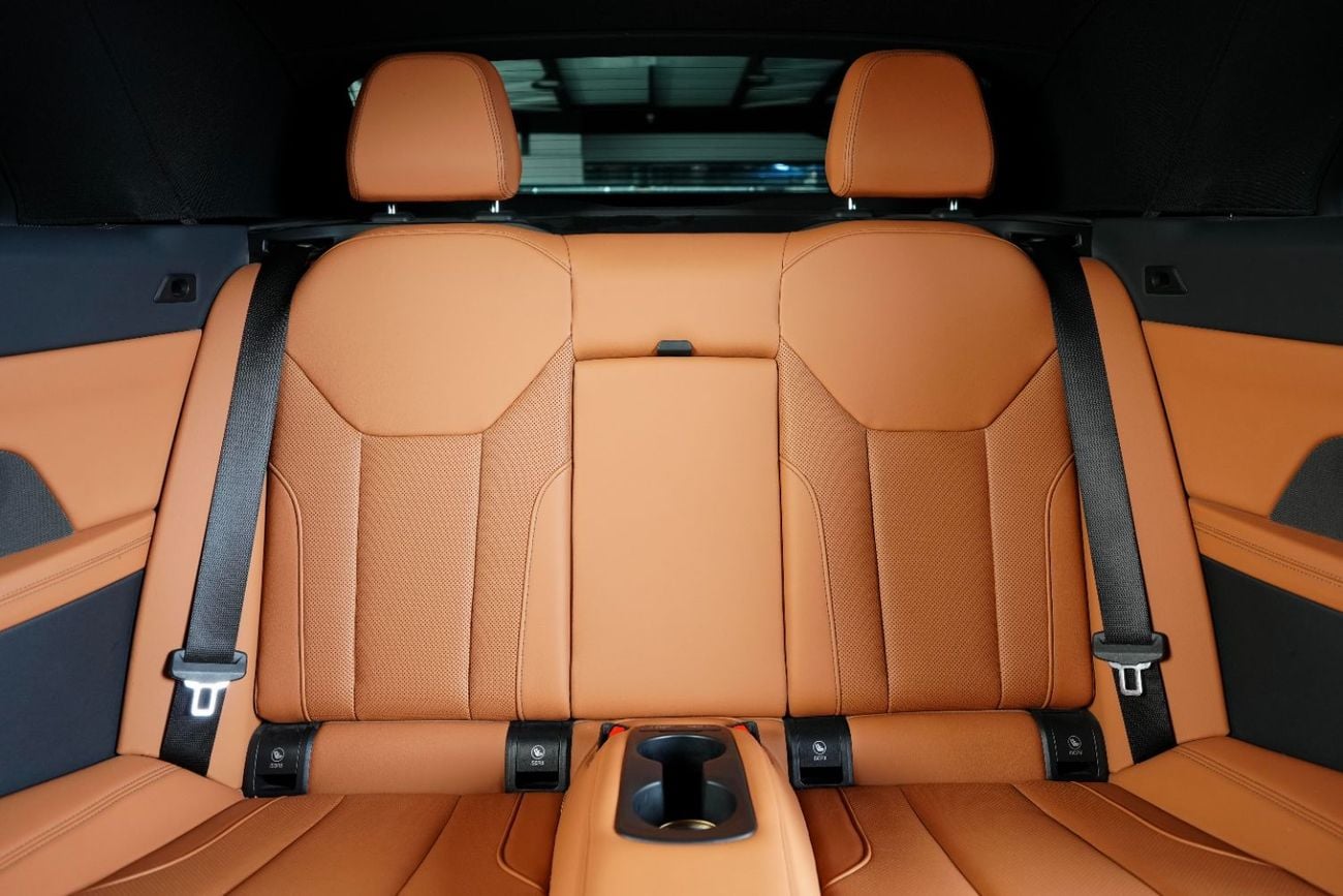 بي أم دبليو 420i M SPORT GCC-AGMC Warranty & Service Contract Until 2030-M Sports Package-Special Color