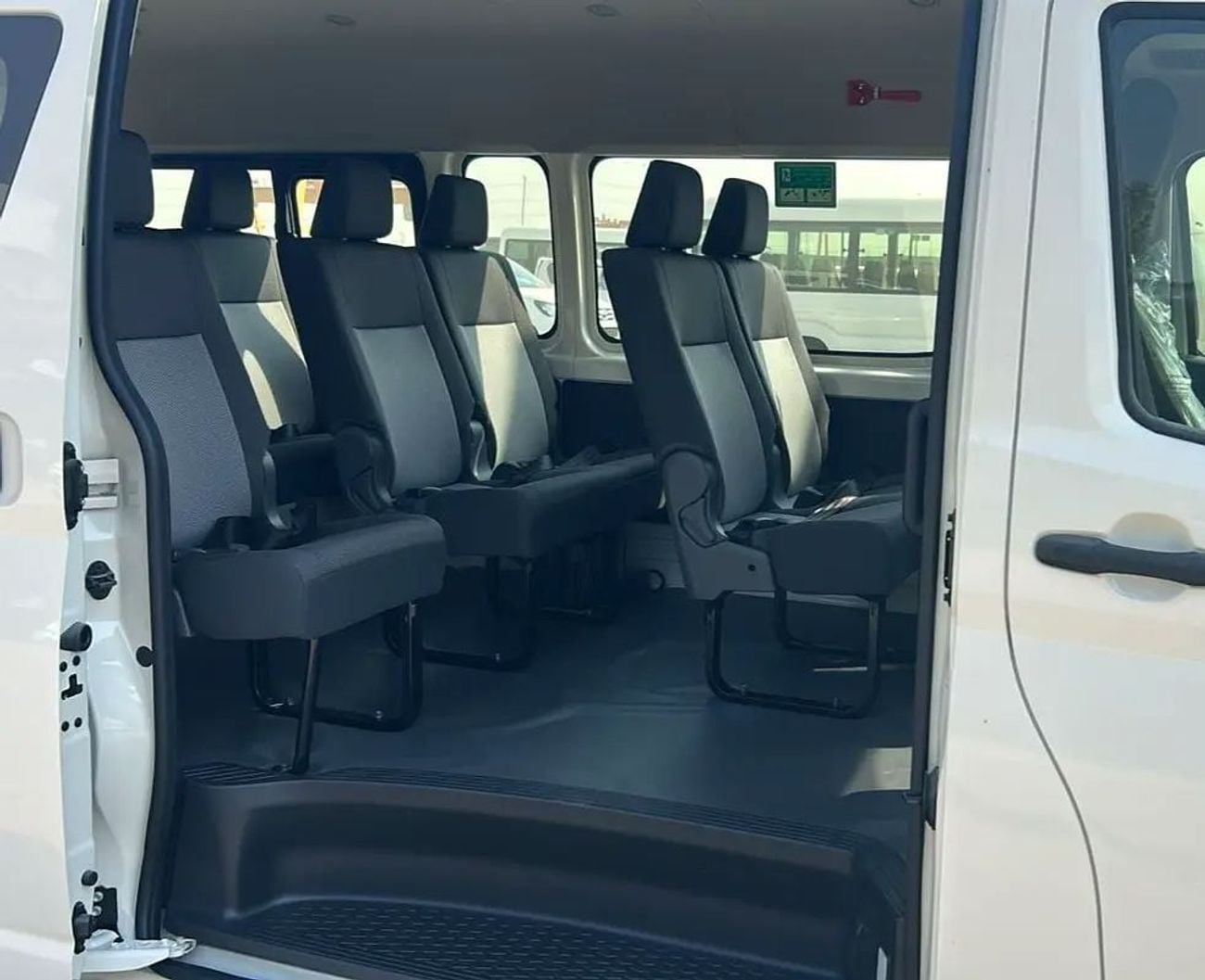 Toyota Hiace GL 2026 Toyota Hiace DX | Rear Heater | 3.5L V6 Petrol | Automatic | GCC Spec | Export