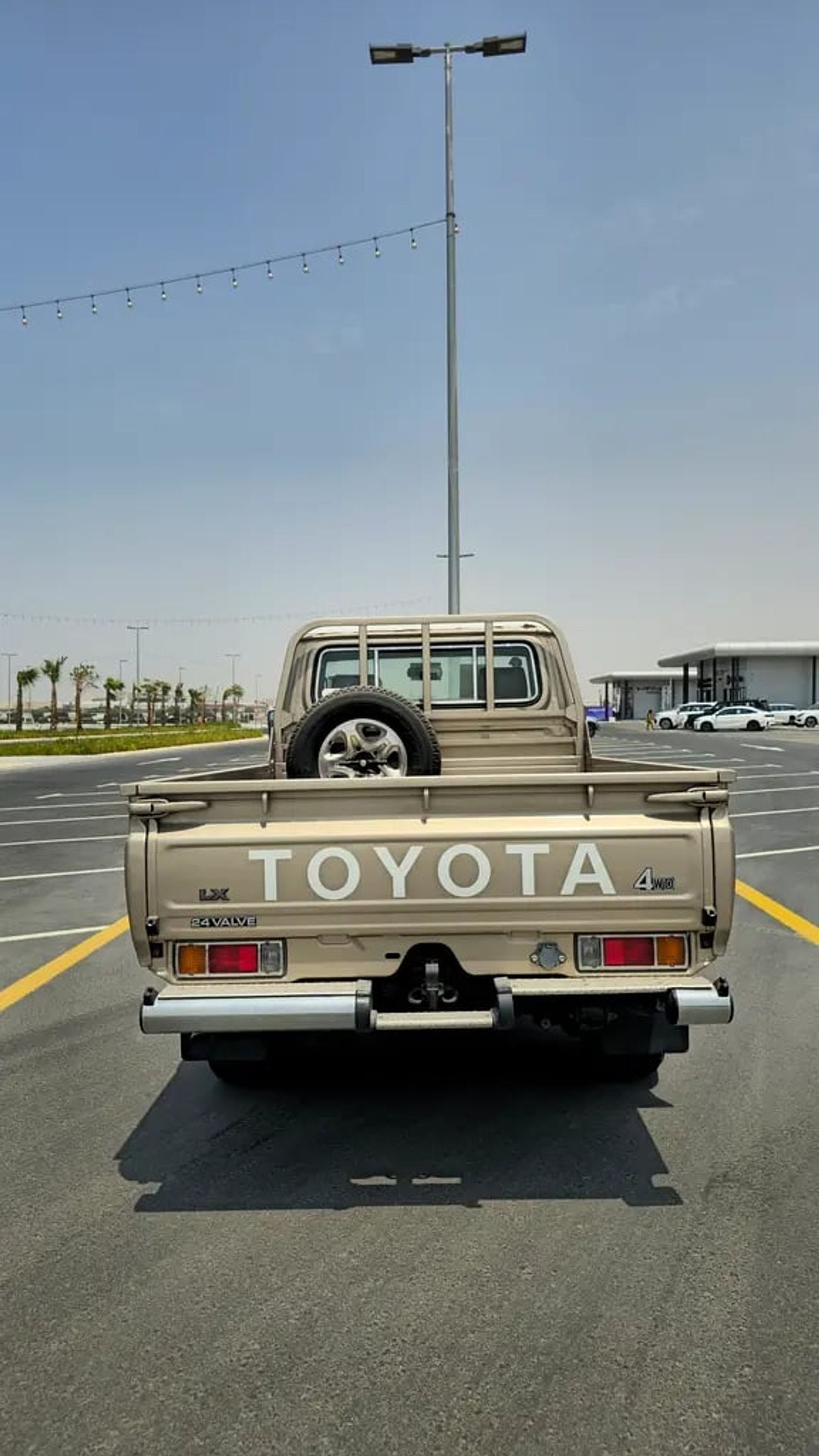 Toyota Land Cruiser 70 LC79 LX GCC Specs