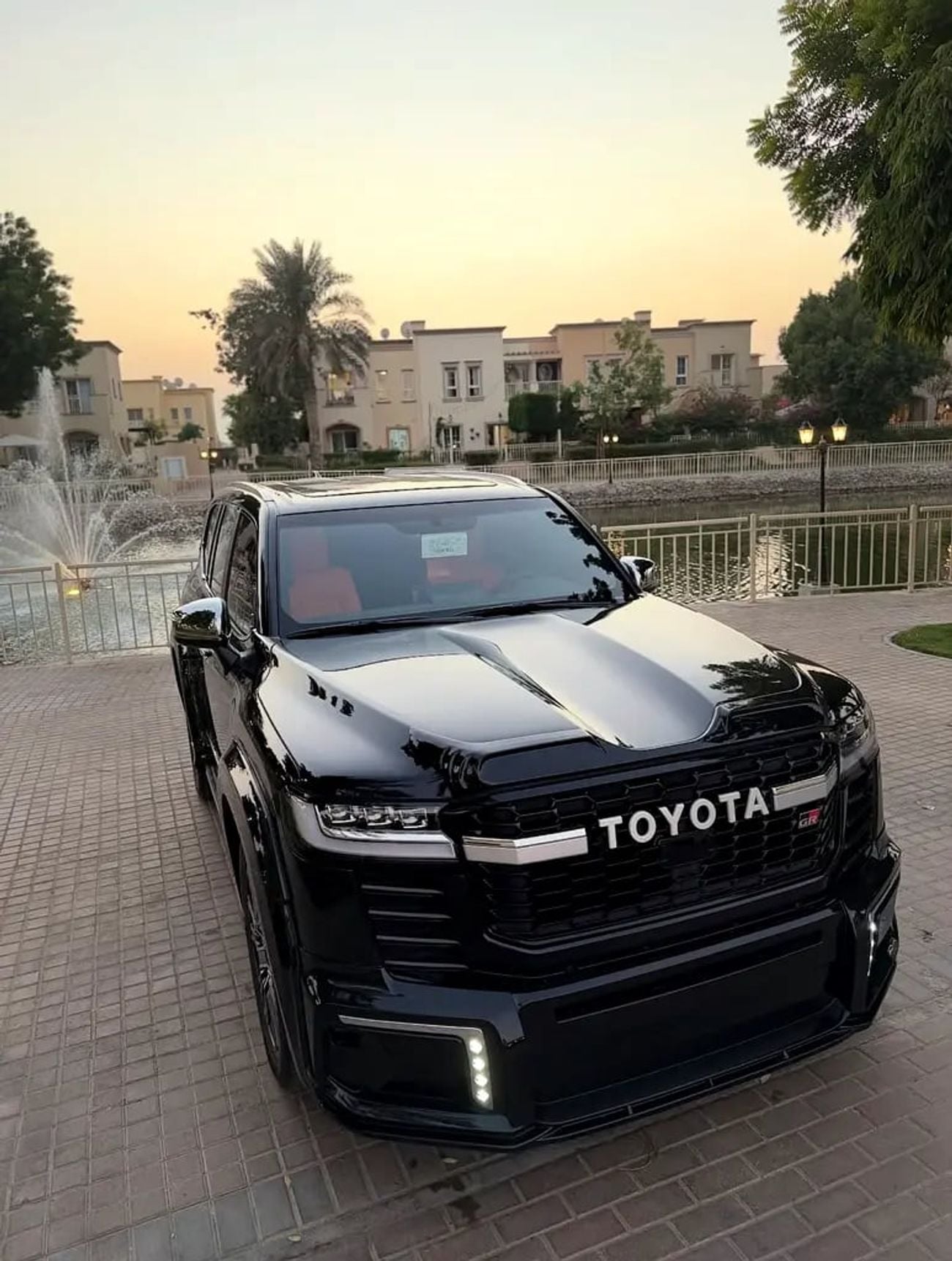 تويوتا لاند كروزر VXR 4.0L - GCC Specs - Brand New!