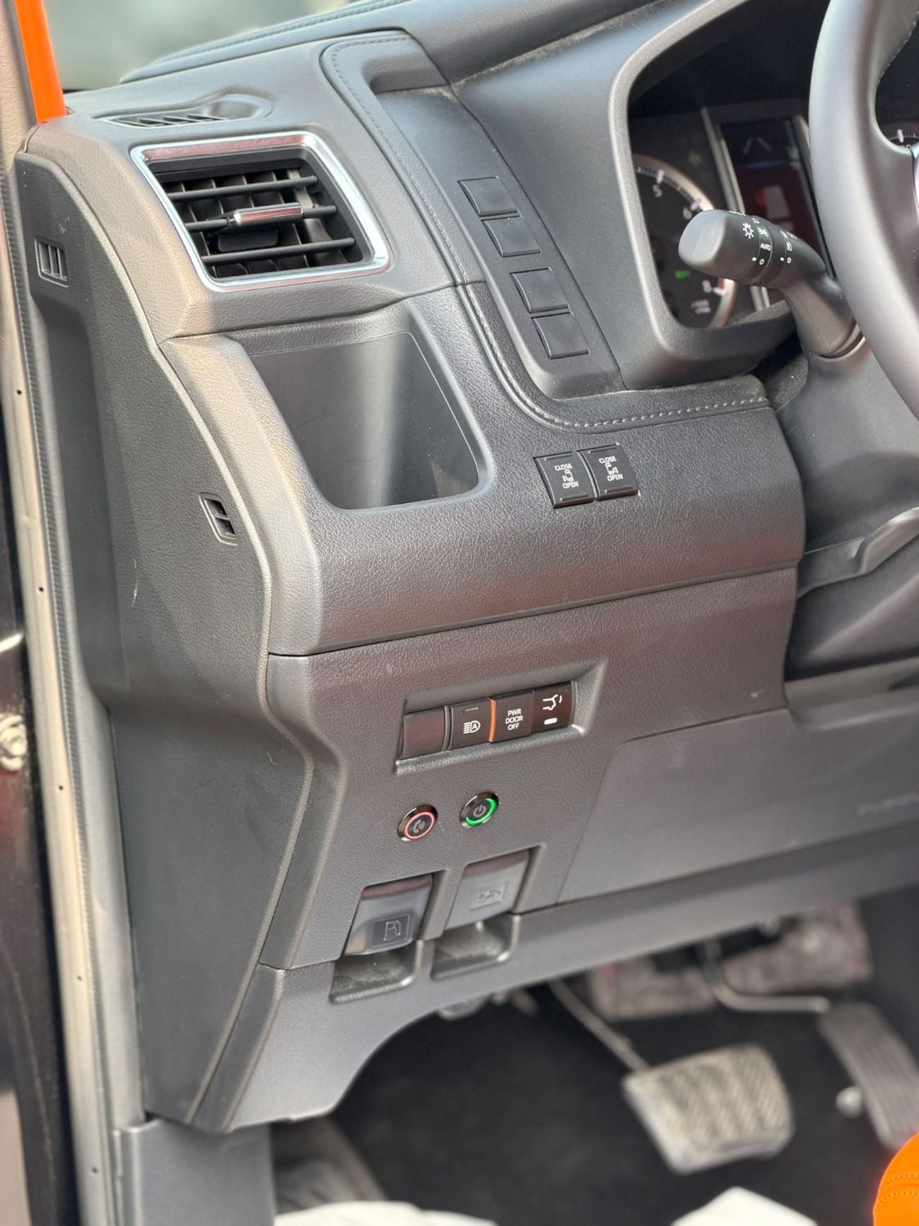 Toyota Granvia PREMIUM PETROL FULL OPTION WITH VIP EDITION