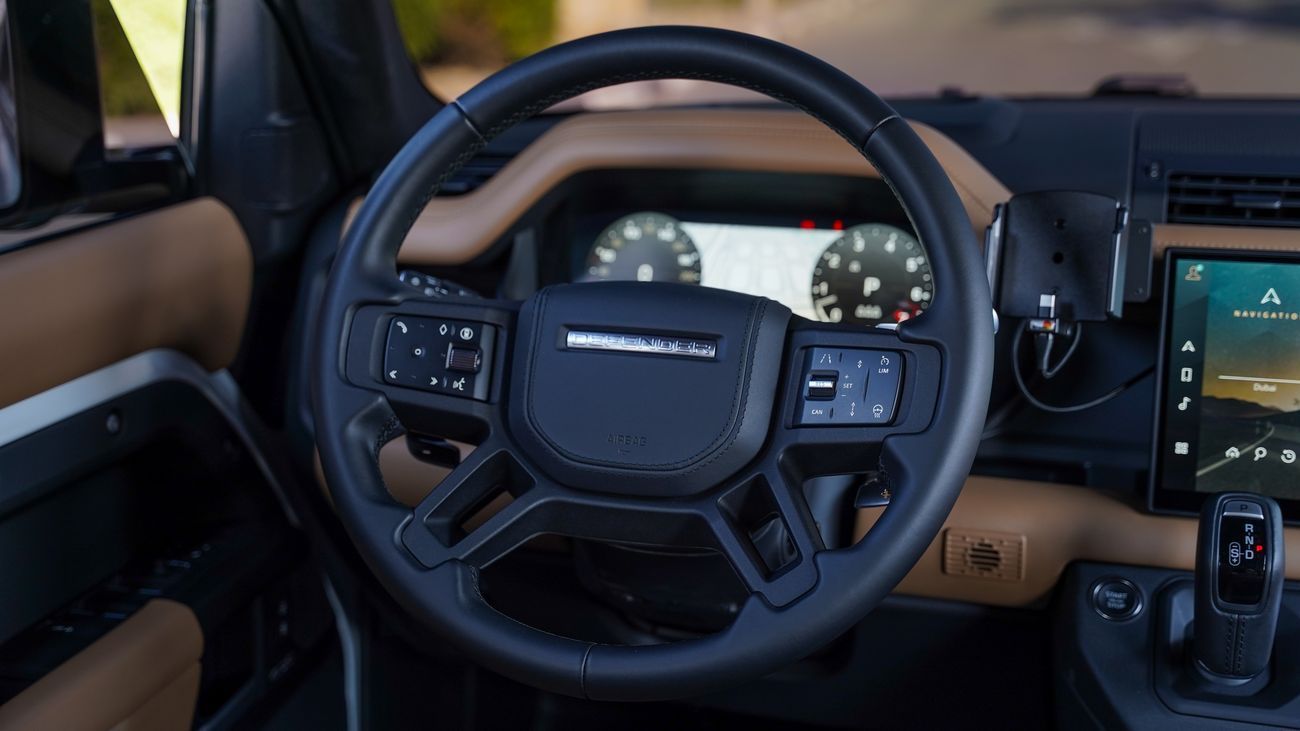 لاند روفر ديفندر 110 X P525 5.0L