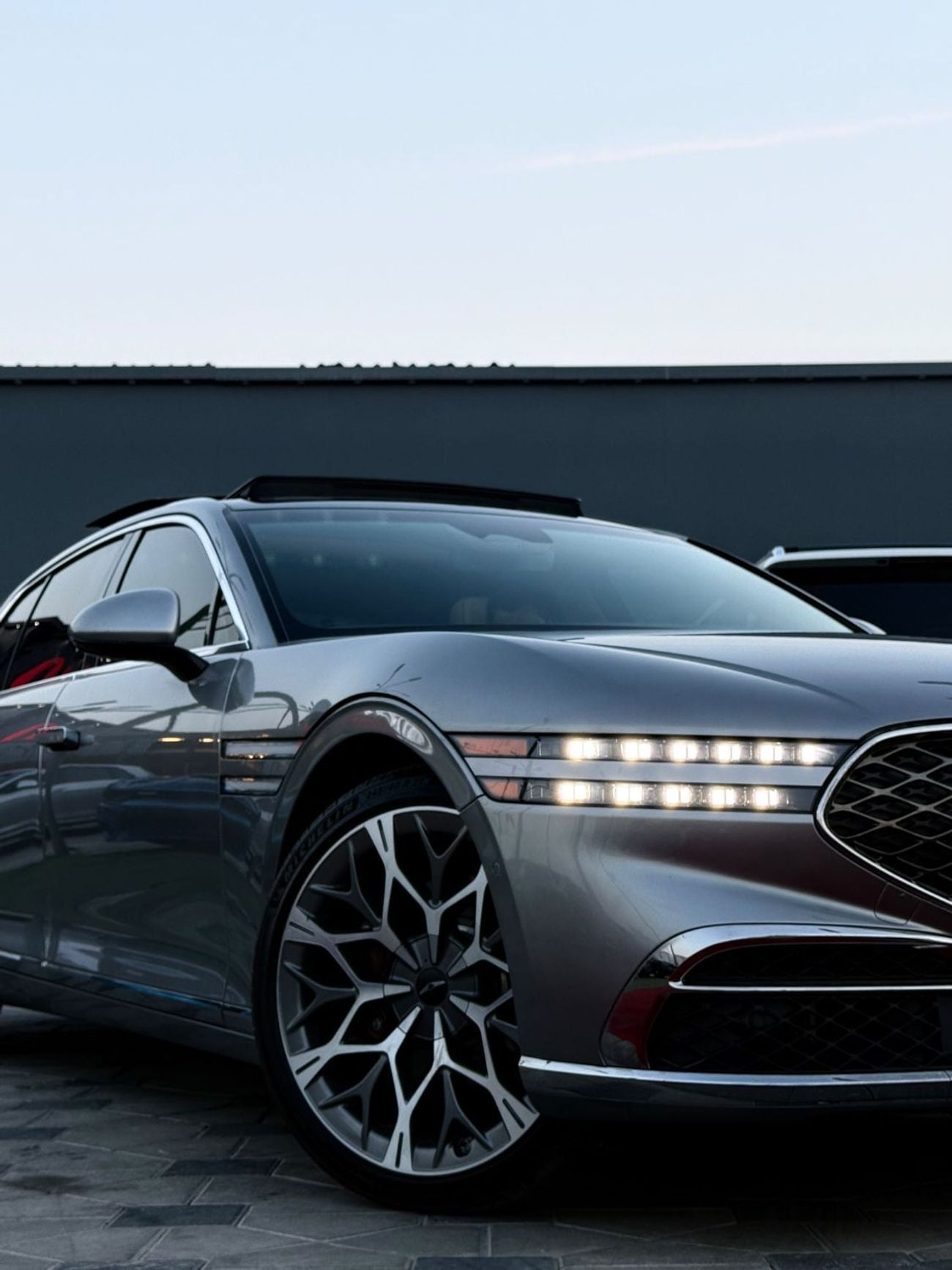 Genesis G90 ROYAL