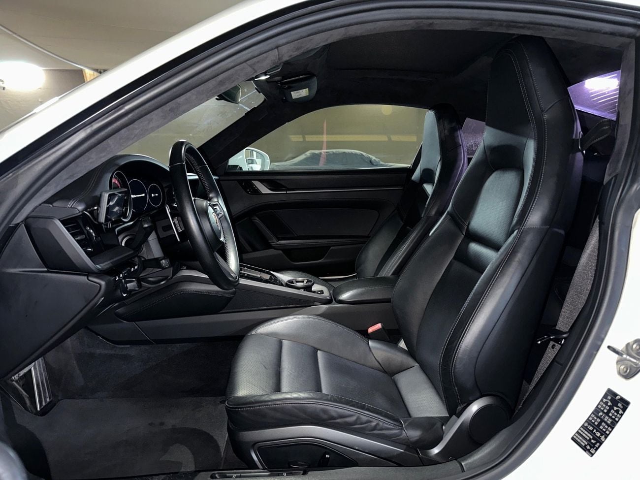 Porsche 911 CARRERA 4S PORSCHE 911 CARRERA 4S 2020 | FULL SERVICE HISTORY | SPORTS CHRONO PACKAGE | SLIDING GLASS SUNROOF