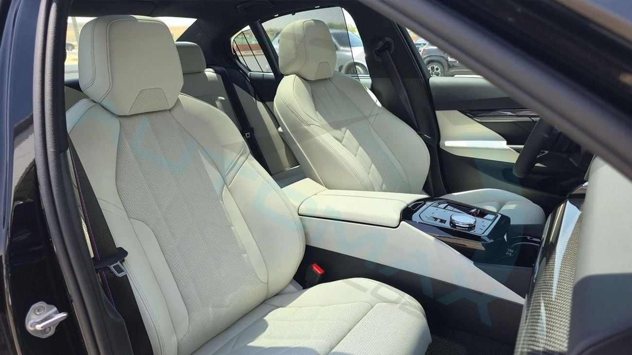 BMW 520i LUXURY M SPORT (For Export , НА ЭКСПОРТ) 2027 520i M 2.0T Mild-Hybrid GCC Без пробега