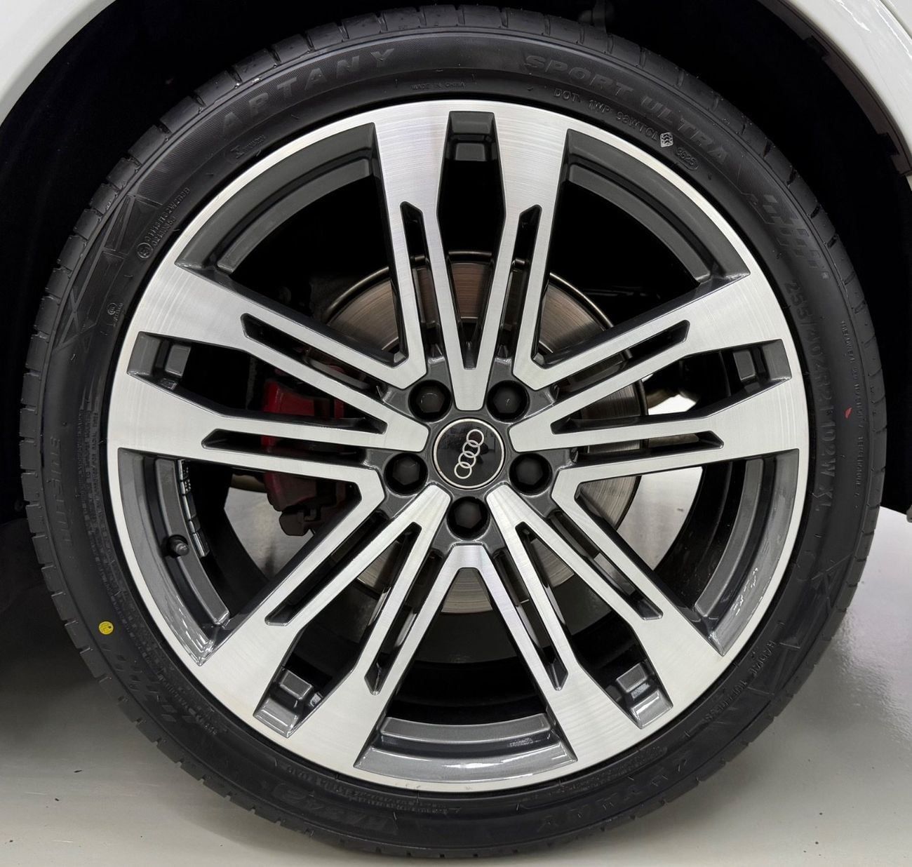 أودي SQ5 TFSI SPORTBACK TFSI quattro 3.0L