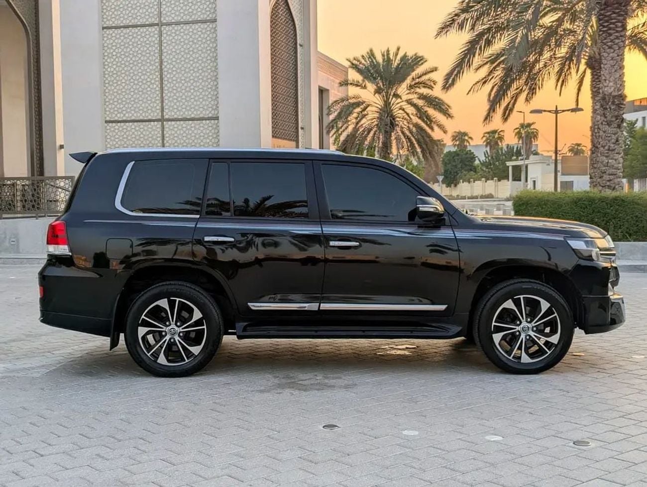 Toyota Land Cruiser GXR GCC Specs Diesel V8 4.5L Top Full Option Excellent Condition