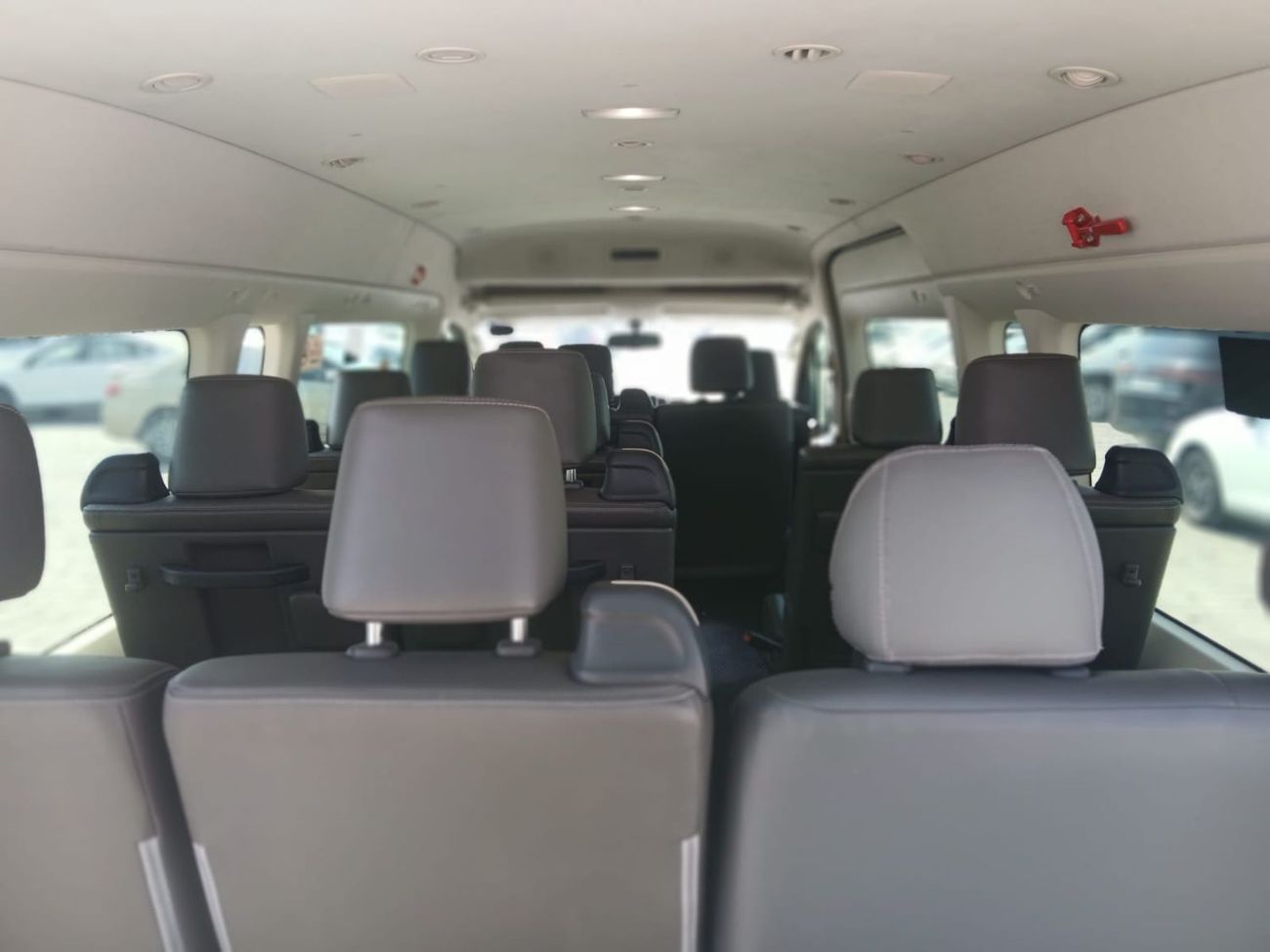 Toyota Hiace GL 2.8L Diesel Manual 9+ Seats 4 Doors