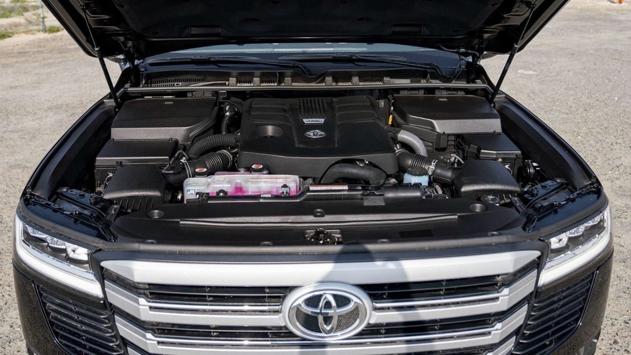 تويوتا لاند كروزر VX PETROL 2026
