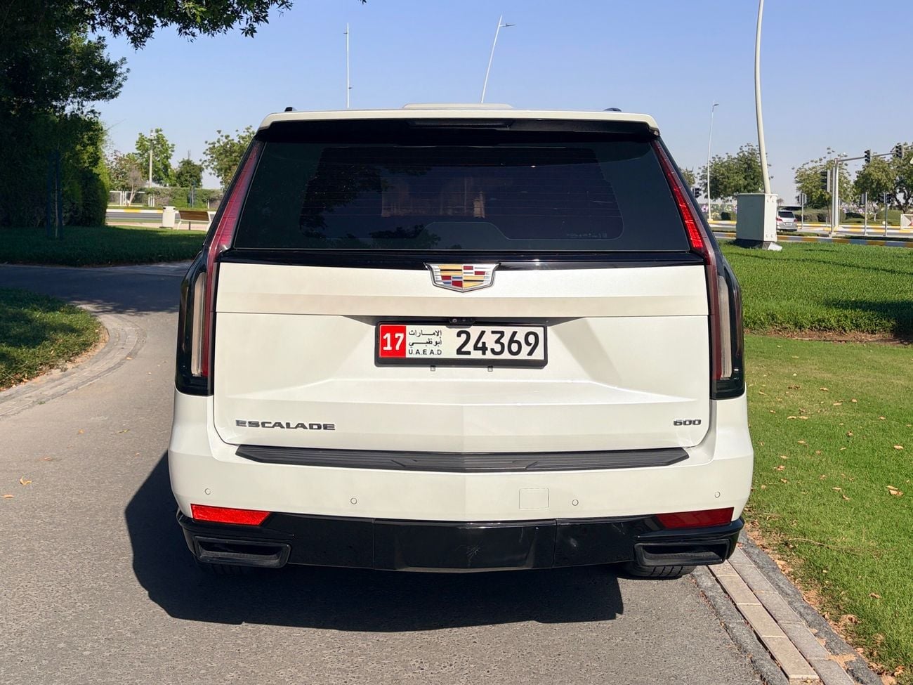 كاديلاك إسكاليد ESV PREMIUM LUXURY