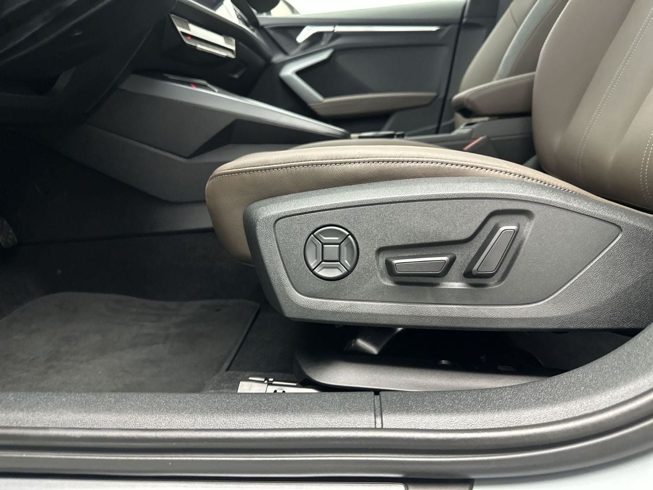 Audi A3 35 TFSI ADVANCED Sedan 35 TFSI 150hp Progress (Ref# 18431)