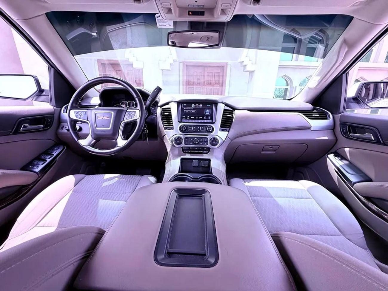 GMC Yukon SLT جي ام سي يوكن SLE خليجي بحالة ممتازة