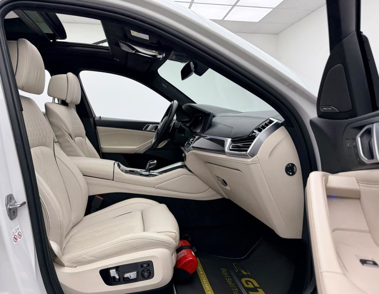 بي أم دبليو X6 M 50i بي إم دبليو X6 M50i موديل 2020، ضمان، سجل صيانة كامل لدى بي إم دبليو، كاملة المواصفات، حالة ممتازة،