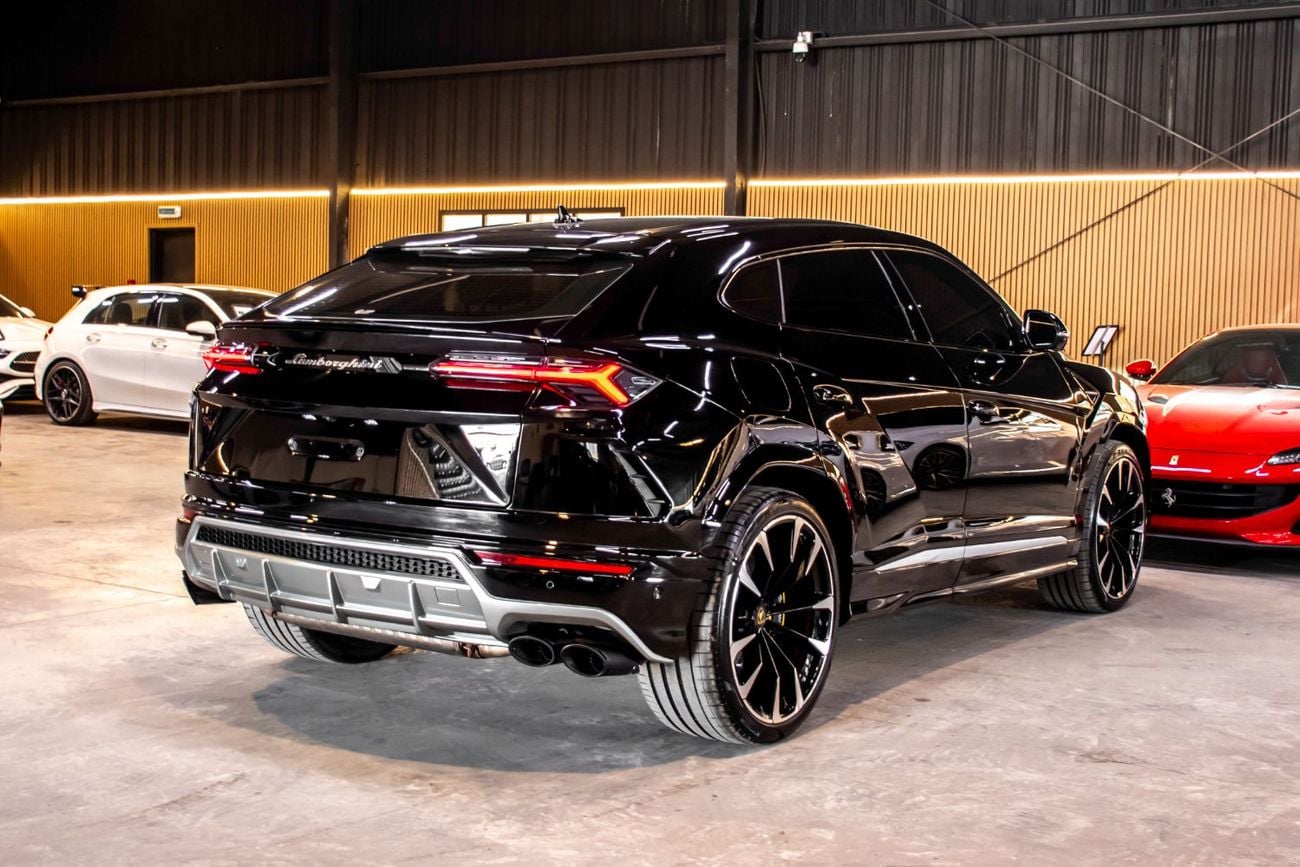 Lamborghini Urus STANDARD