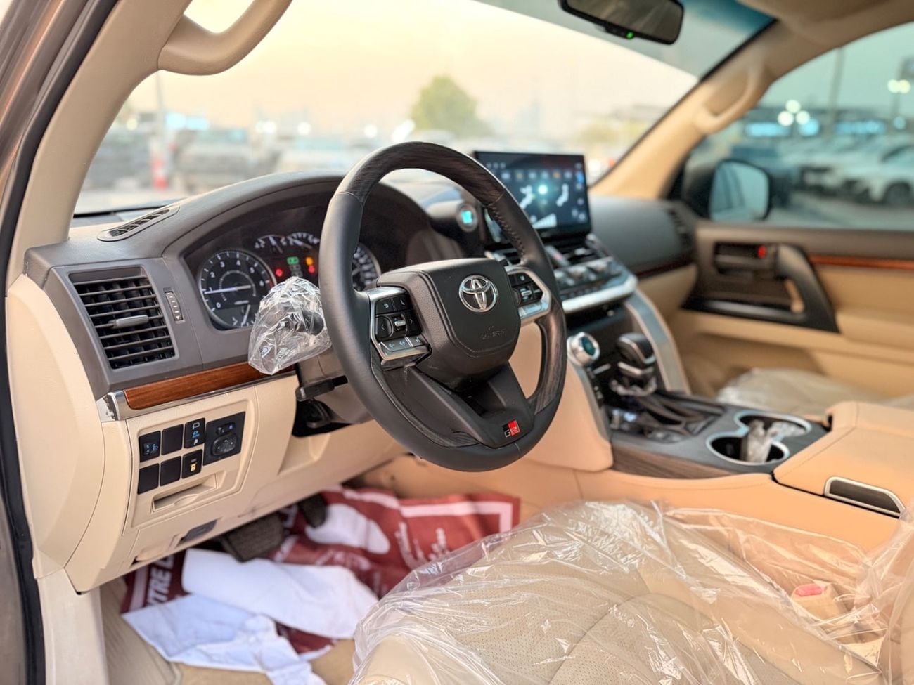 Toyota Land Cruiser GXR 2018 Upgrade 2024 V6 Full Option Petrol