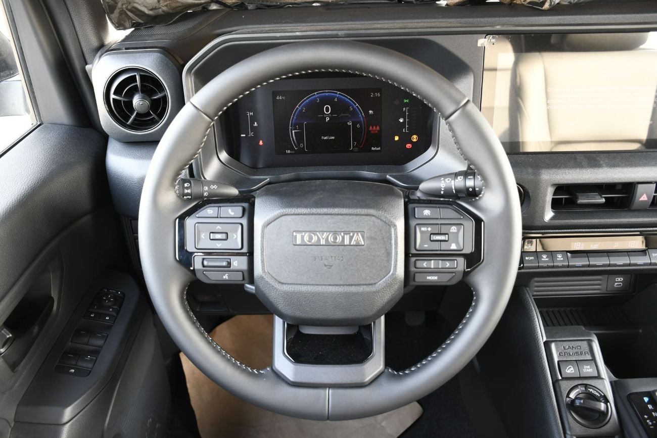 Toyota FJ Cruiser full option 2027 TOYOTA FJ CRUISER 2.7L PETROL (Ready Stock)