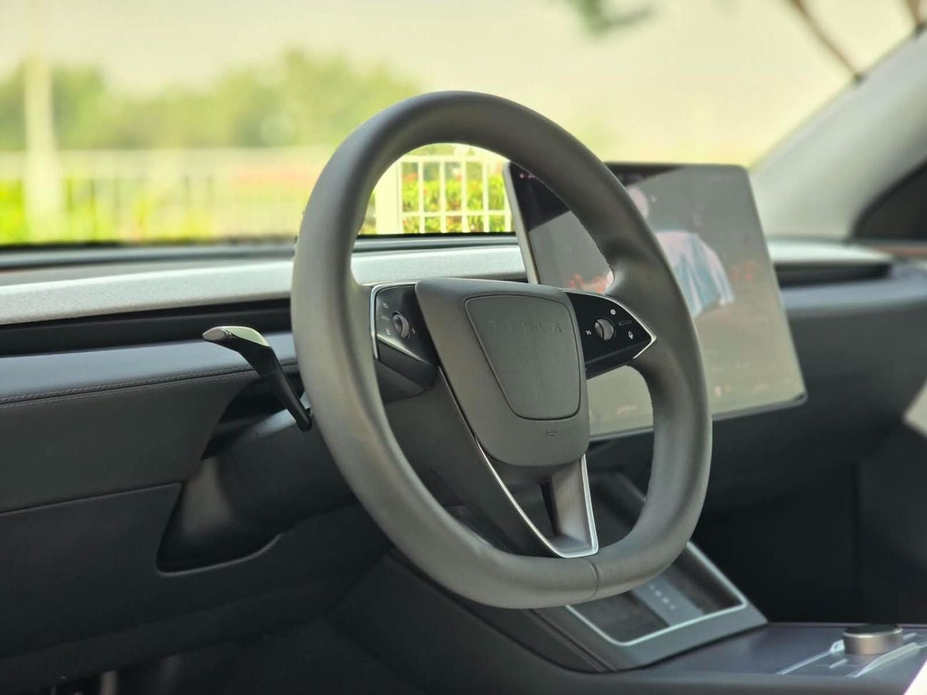 Tesla Model Y LONG RANGE TESLA MODEL Y LONG RANGE AWD PREMIUM 2025 GCC WITH 8 YEARS TESLA DUBAI AGENCY WARRANTY IN MINT COND