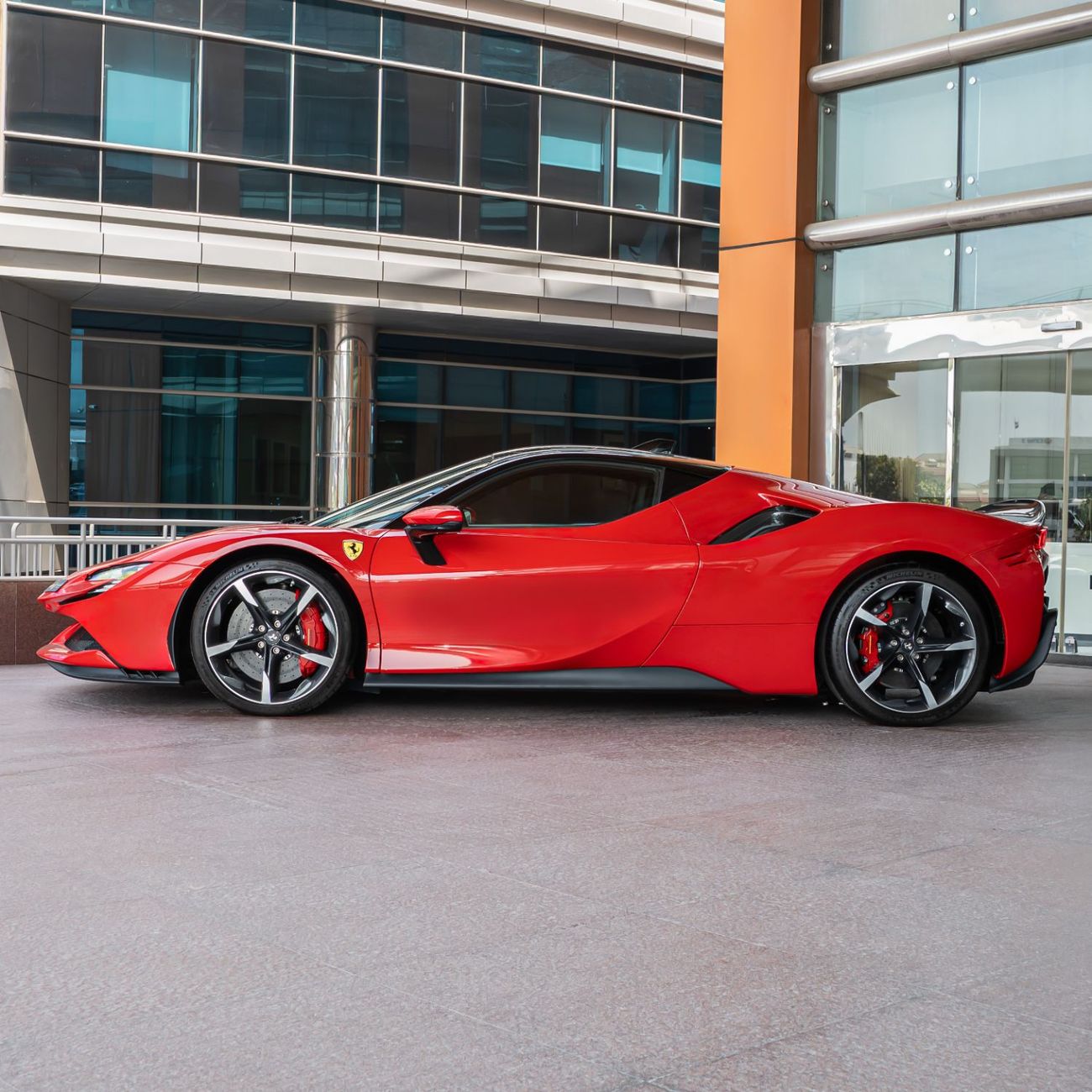 فيراري SF90 ستراديل STRADALE