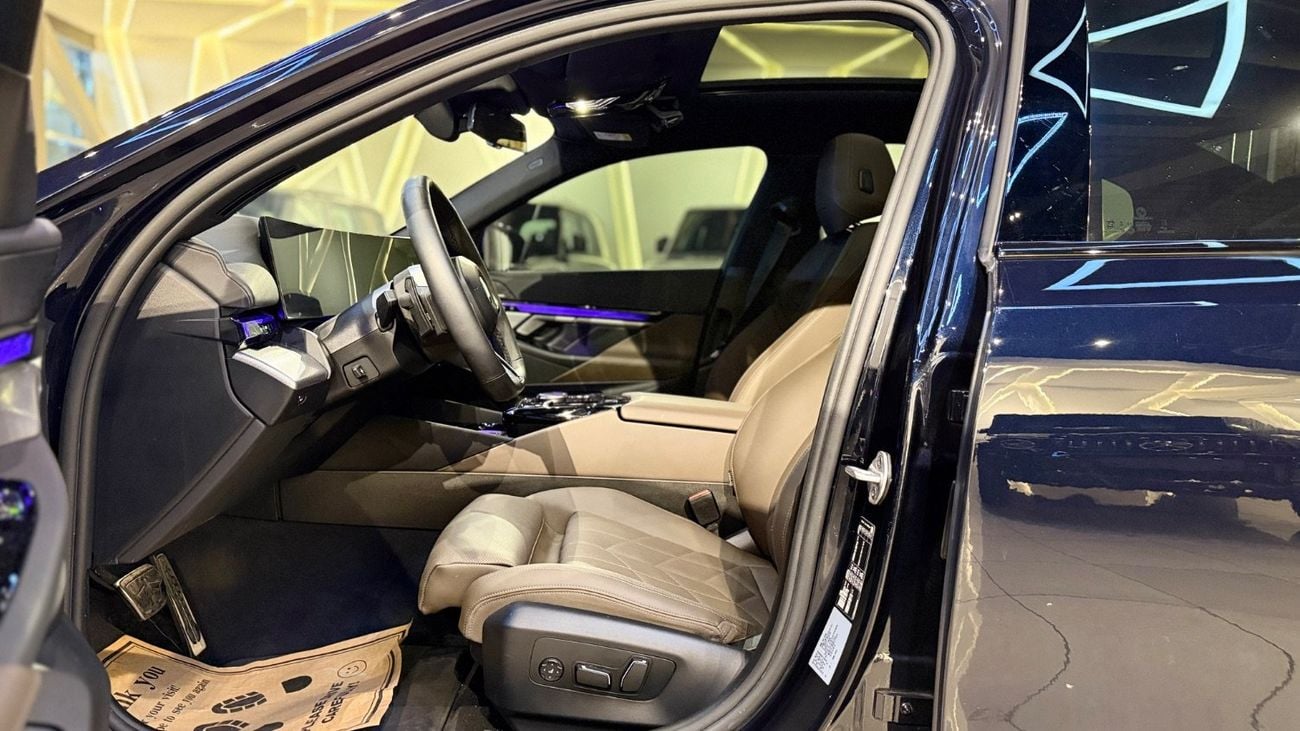 بي أم دبليو 520i M SPORT