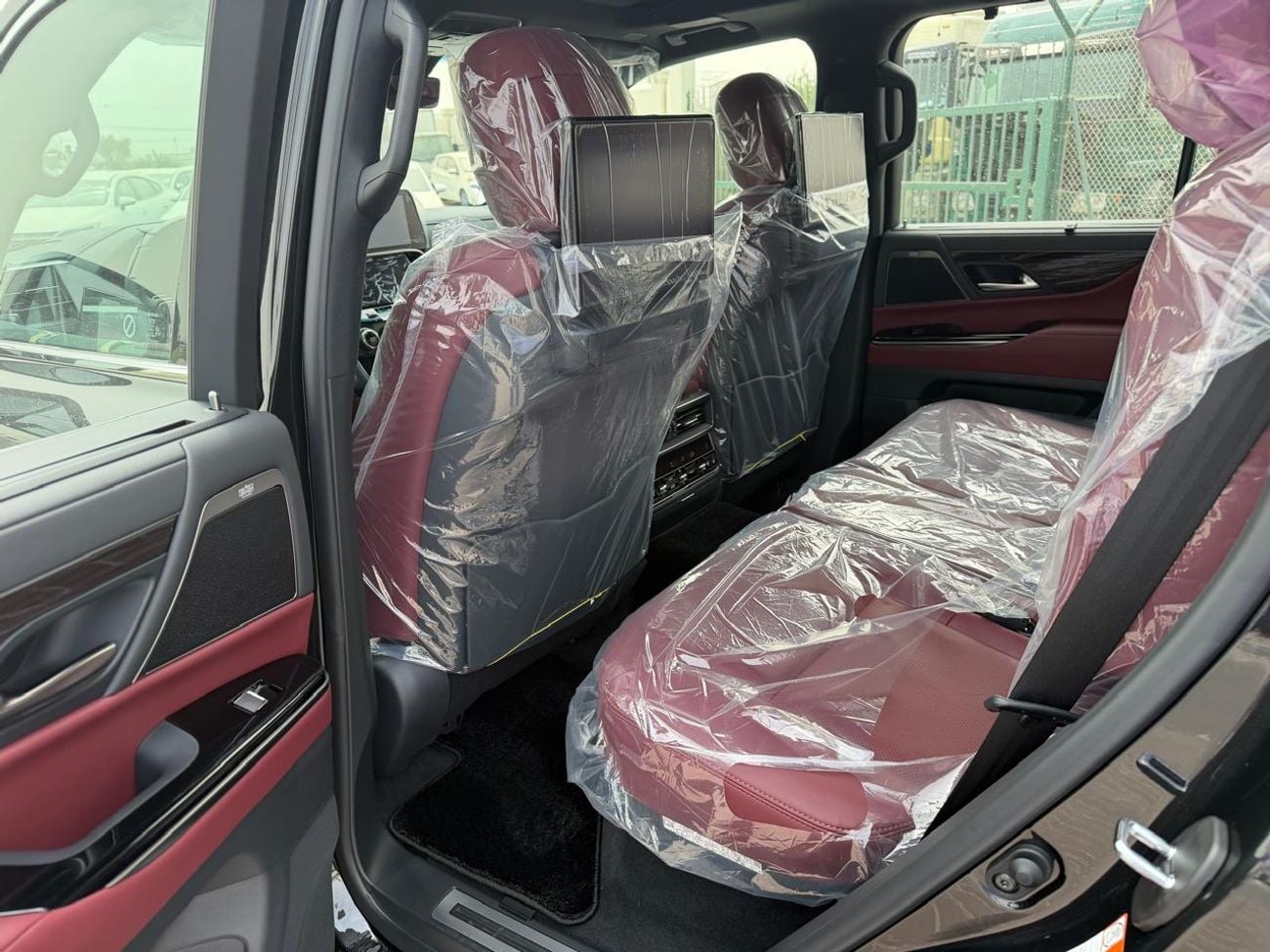 لكزس LX 700h SIGNATURE