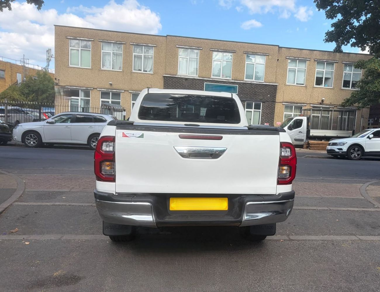 تويوتا هيلوكس . UK STOCK | 4WD | 2.4 Diesel Engine | AT | DOUBLE CABIN | INVINCIBLE