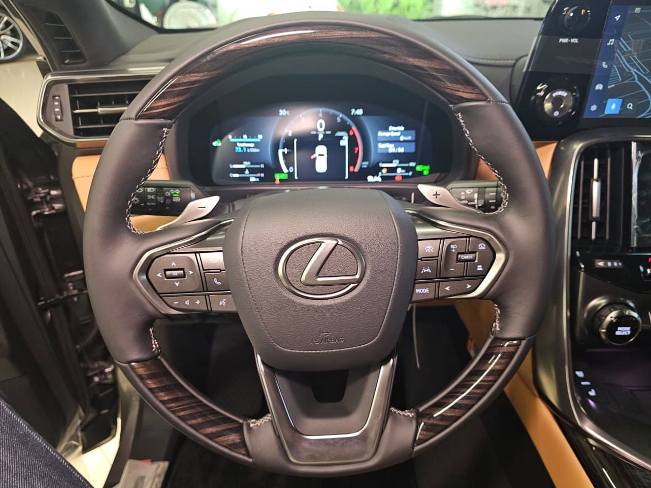 Lexus LX700h SIGNATURE 2026 Lexus LX 700h Signature Hybrid I ALFUTTAIM GCC Specs