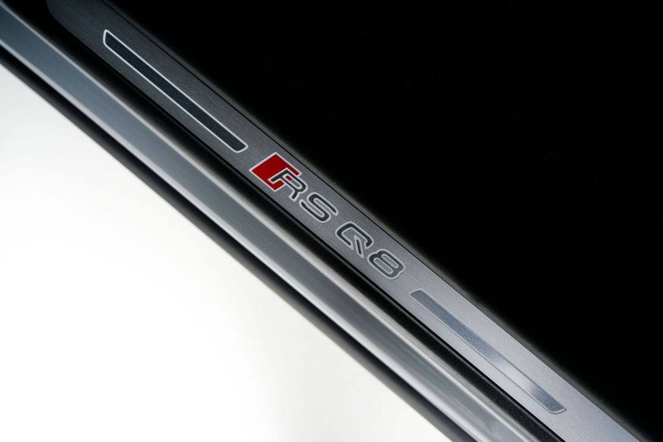 Audi RSQ8 STANDARD TFSI quattro 4.0L GCC-Nardo Grey-AKRAPOVIC Sports Exhaust System-Black Interior