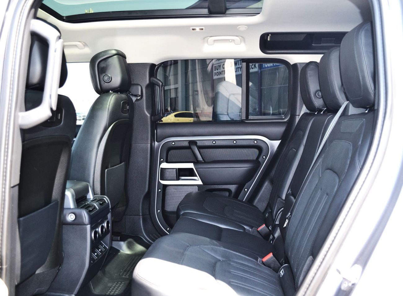 Land Rover Defender Defender P400 110 HSE V6 3.0L 2020 NO Accidents No PAINT Super clean car Best price BRAND New car