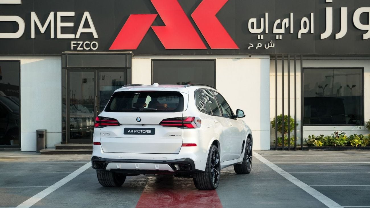 بي أم دبليو X5 XDRIVE40i M SPORT PRO أبيض معدني - بني فاتح، إصدار 2026 للتصدير فقط