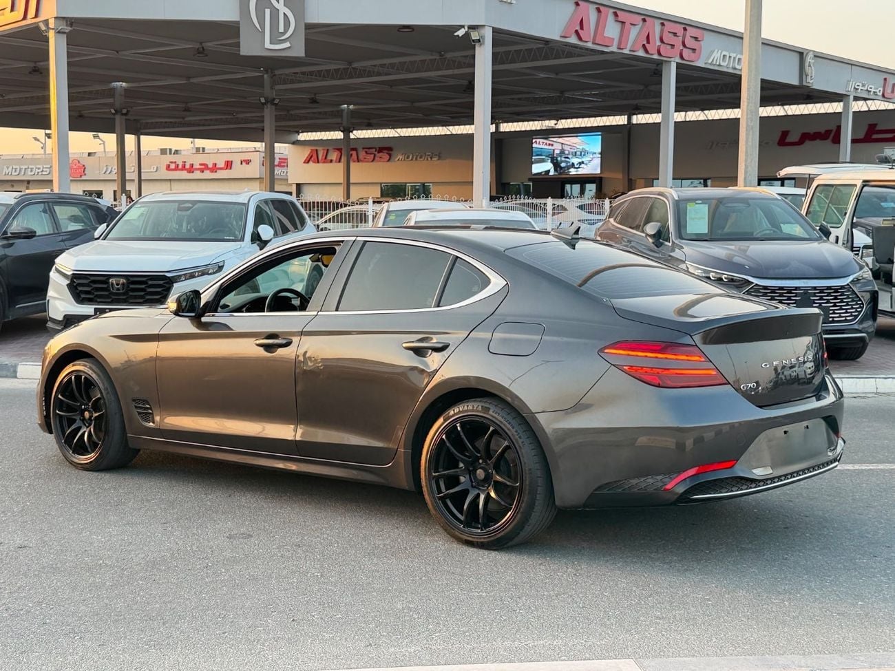جينيسس G70 PREMIUM *GENESIS G70* Left Hand Full option Specs: *USA* Year: *2022* -*Original 5 Seats* push start BSM