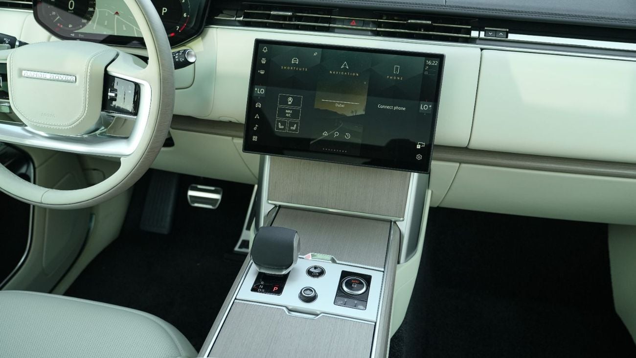 Land Rover Range Rover HSE P400 Santorini Black- white 2027MY Export Only
