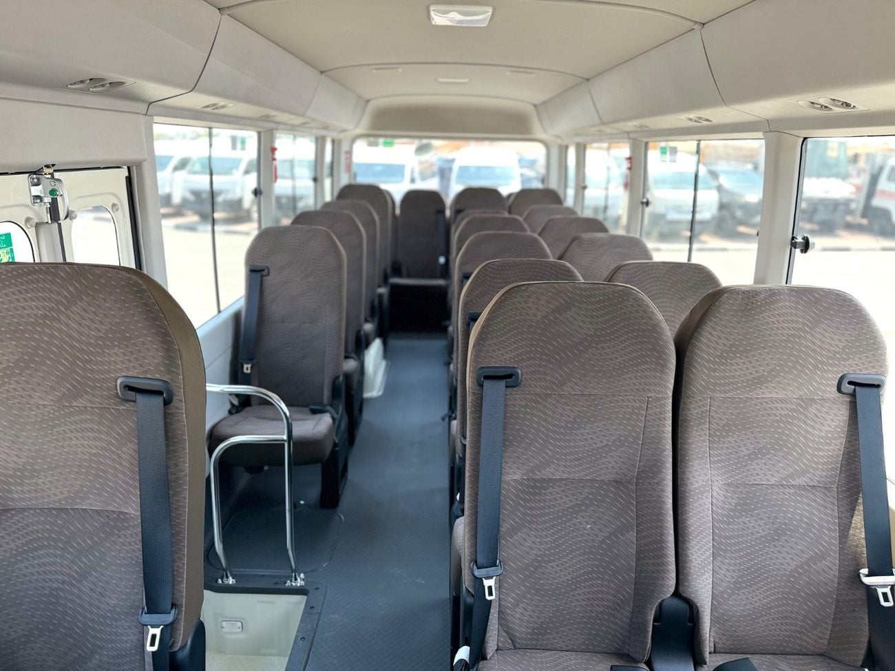 Toyota Coaster Toyota coaster 4,2L Diesel 2026/2026 GCC
