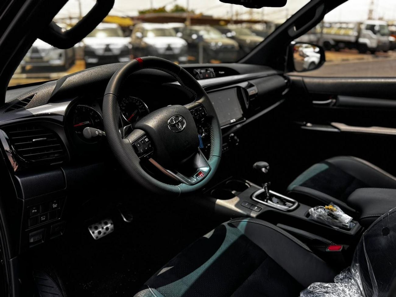 تويوتا هيلوكس GR SPORT 2.8L