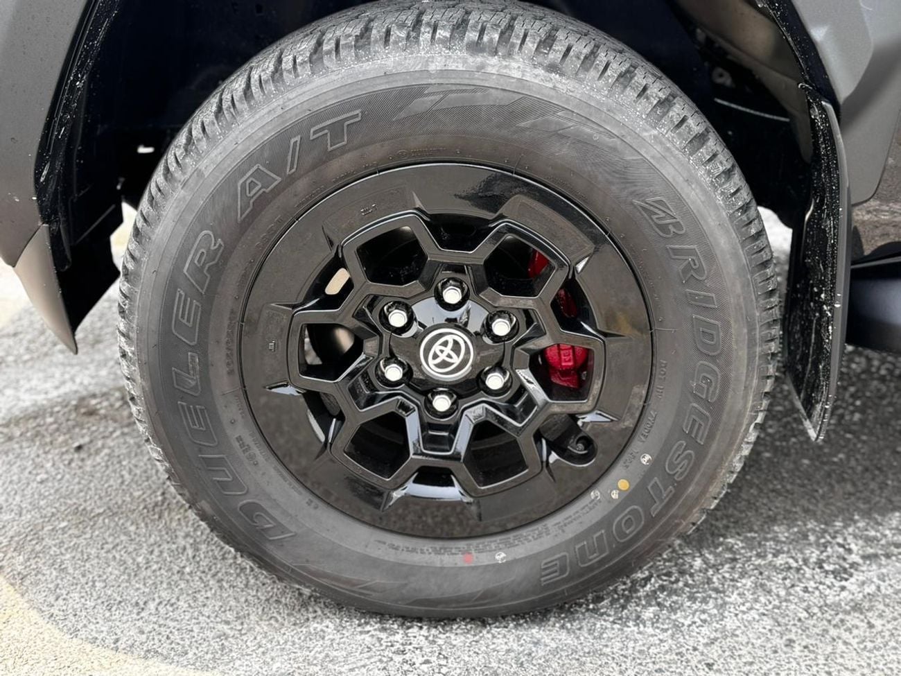 تويوتا هيلوكس GR SPORT 2.8L