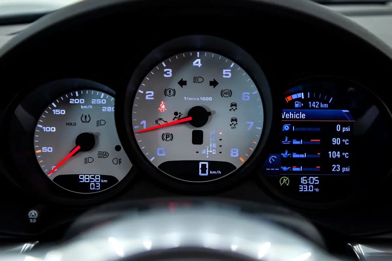 بورش بوكستر 718 STANDARD 718 ‖ GCC SPECS ‖ 2.0L 300HP ‖ WITH WARRANTY| LIKE.ALMOST BRAND