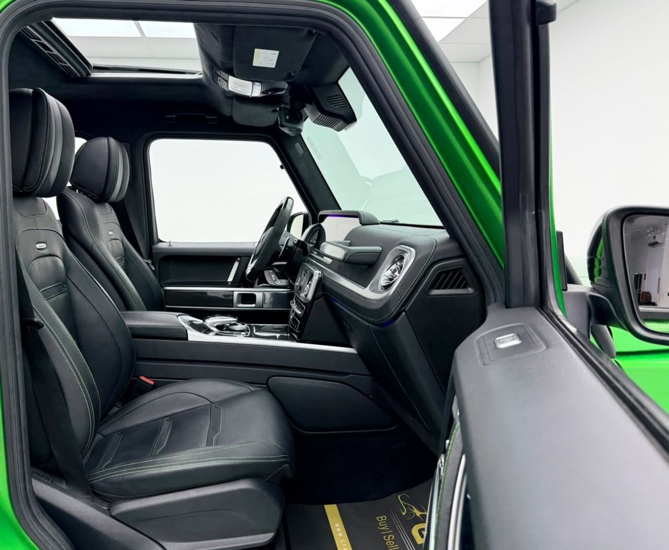 Mercedes Benz G63 AMG STANDARD 2022 Mercedes Benz G63 AMG G Manufaktur, MB Warranty + Service Pack, Carbon Fiber Interior, GCC