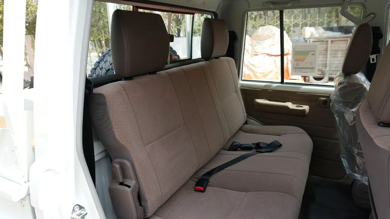 Toyota Land Cruiser Pick Up 2026 Toyota Land Cruiser LC79 Double Cabin Pickup LX-E 2.8L 4-Cyl Diesel A/T 4WD