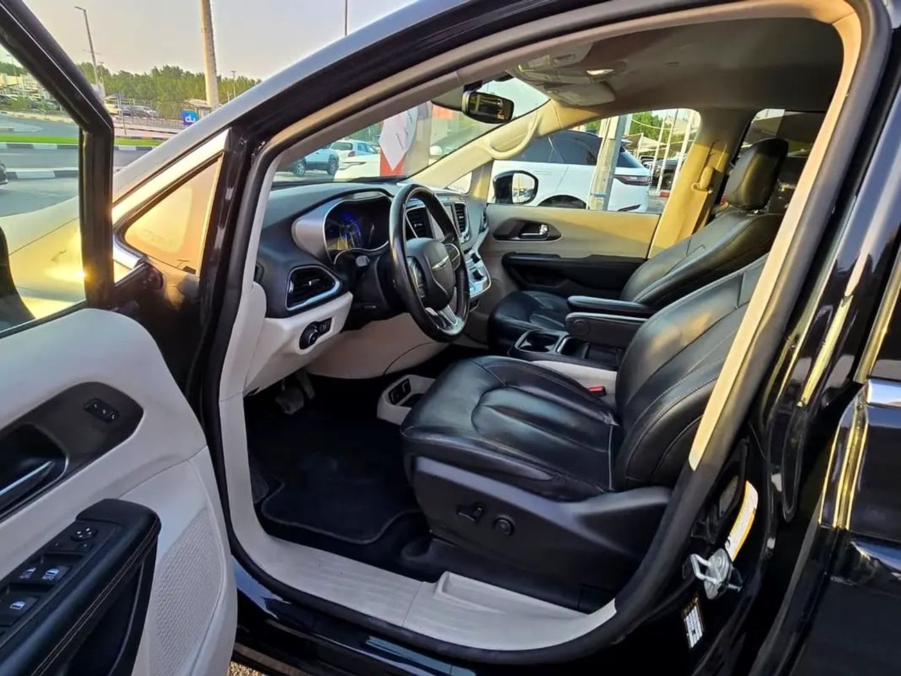 Chrysler Pacifica Van