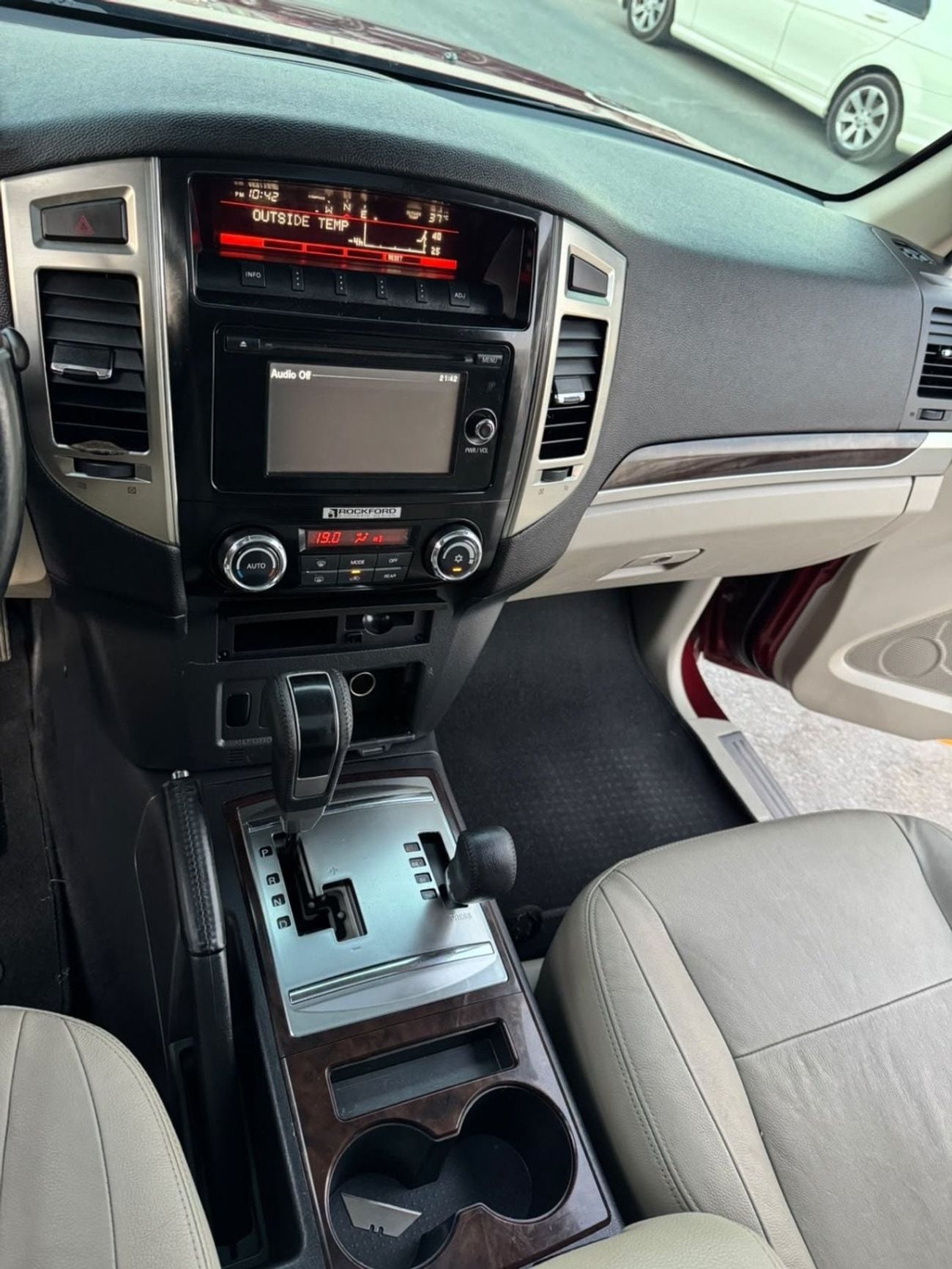 Mitsubishi Pajero GLS H/L ROCKFORD