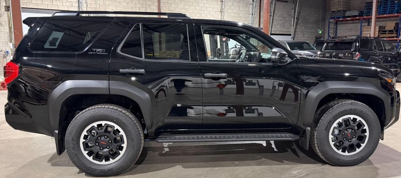 تويوتا فور رنر TRD OFFROAD PREMIUM بنزين TRD OFFROAD PREMIUM 5-Str