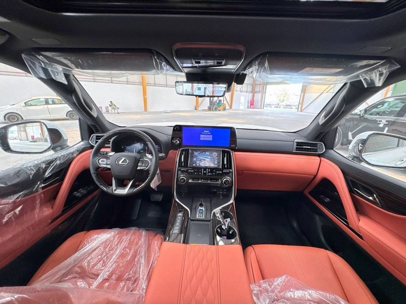 لكزس LX 700h VIP (No Autopark)