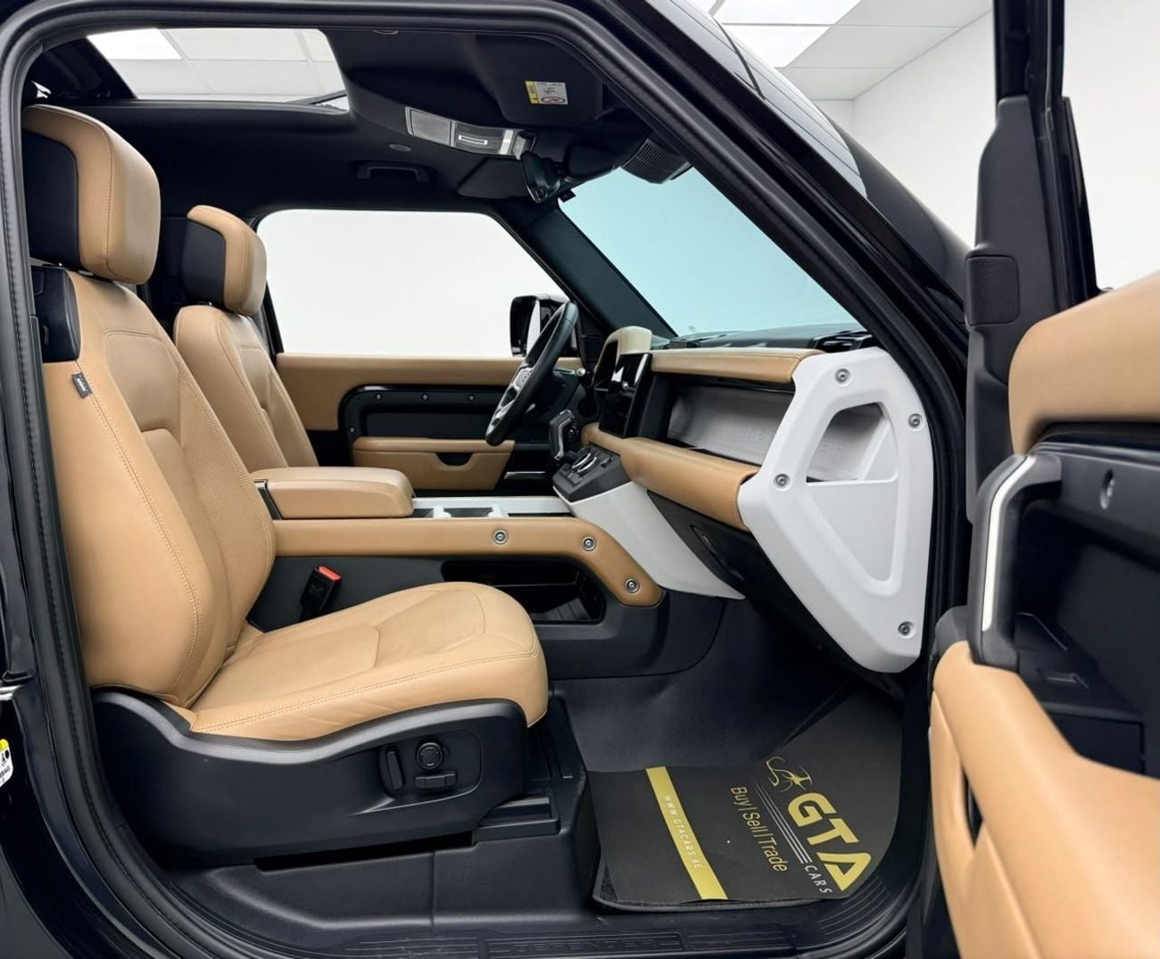 Land Rover Defender 90 X-DYNAMIC HSE P400