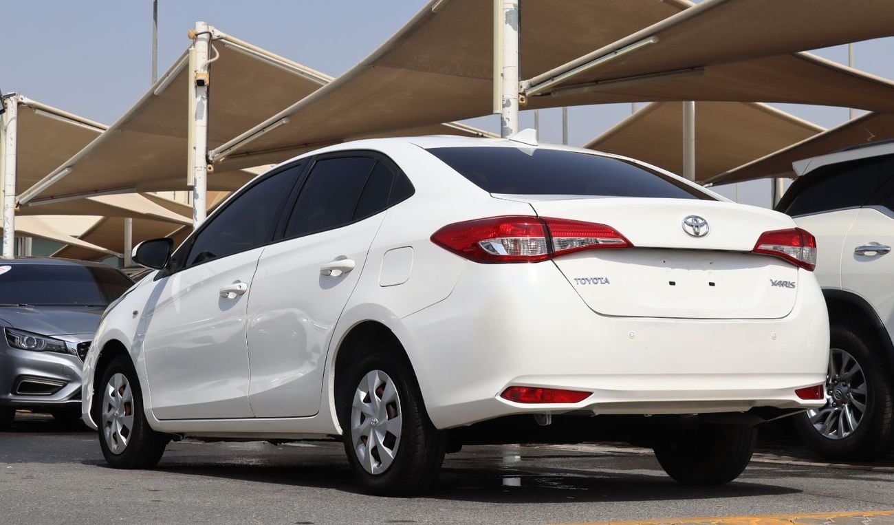 Toyota Yaris E ACCIDENTS FREE - GCC - ORIGINAL PAINT - SEDAN - PERFECT CONDITION INSIDE OUT