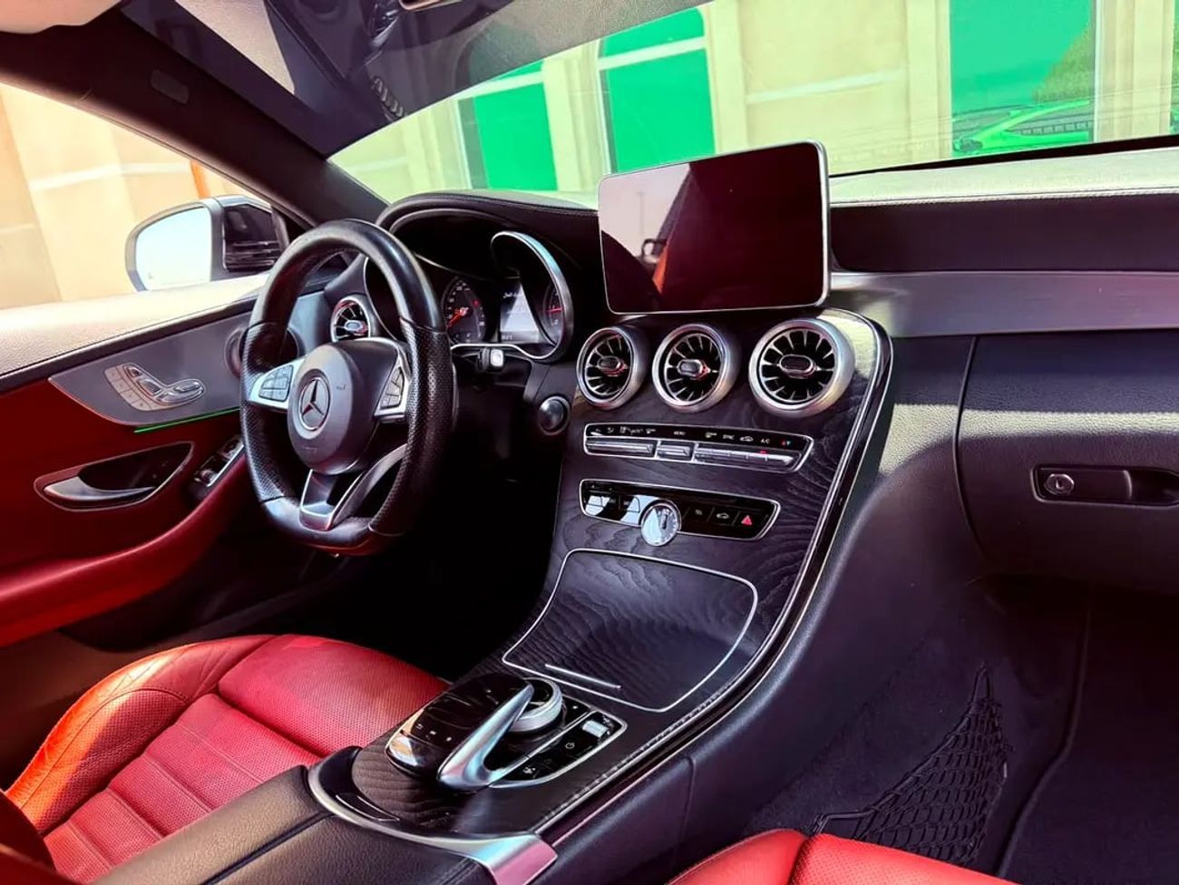 Mercedes Benz C300 مرسيدس C300 كوبيه خليجيStunning C300 Coupe | GCC Specs | Low Mileage | Pristine