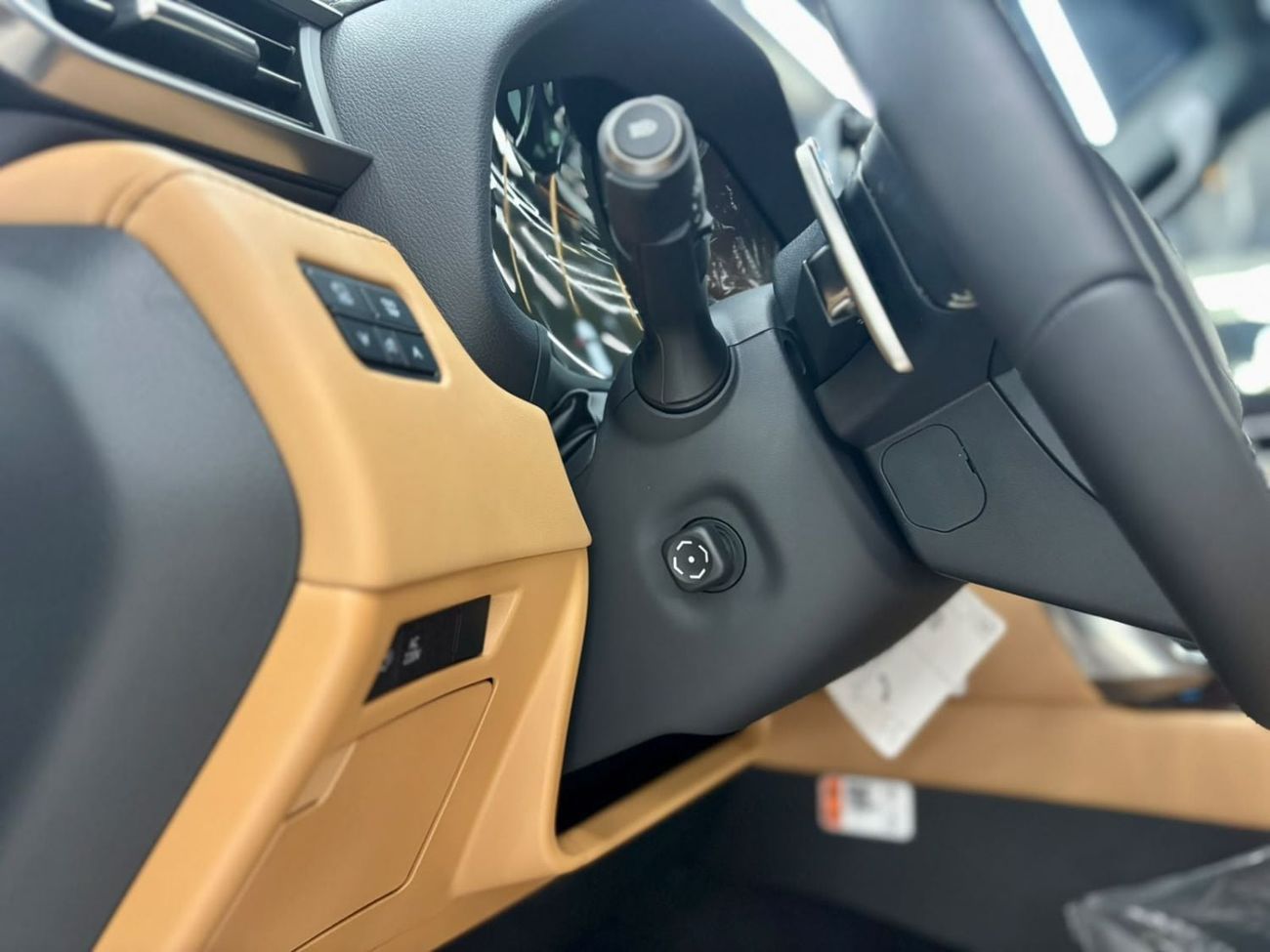لكزس LX 700h SIGNATURE