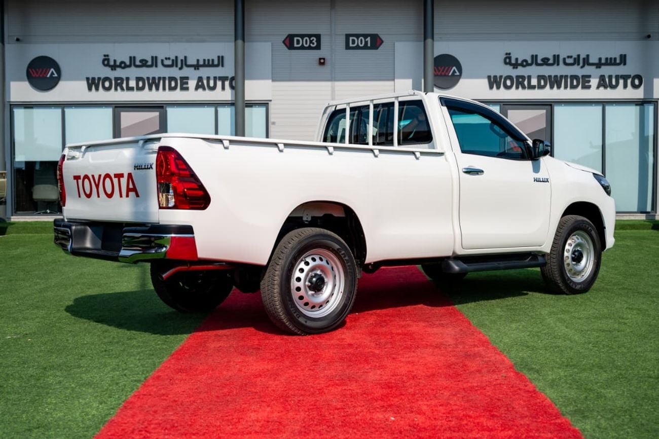 تويوتا هيلوكس Hilux 2.4 Diesel Four Wheel Drive 2 Door Manual Transmission