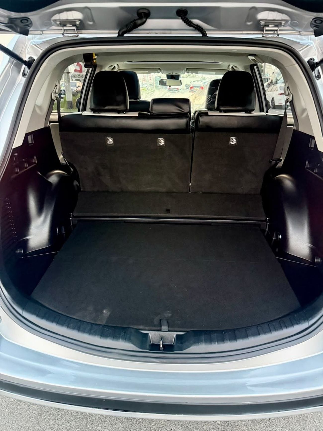Toyota RAV4 XLE RAV4 XLE HV 4X4