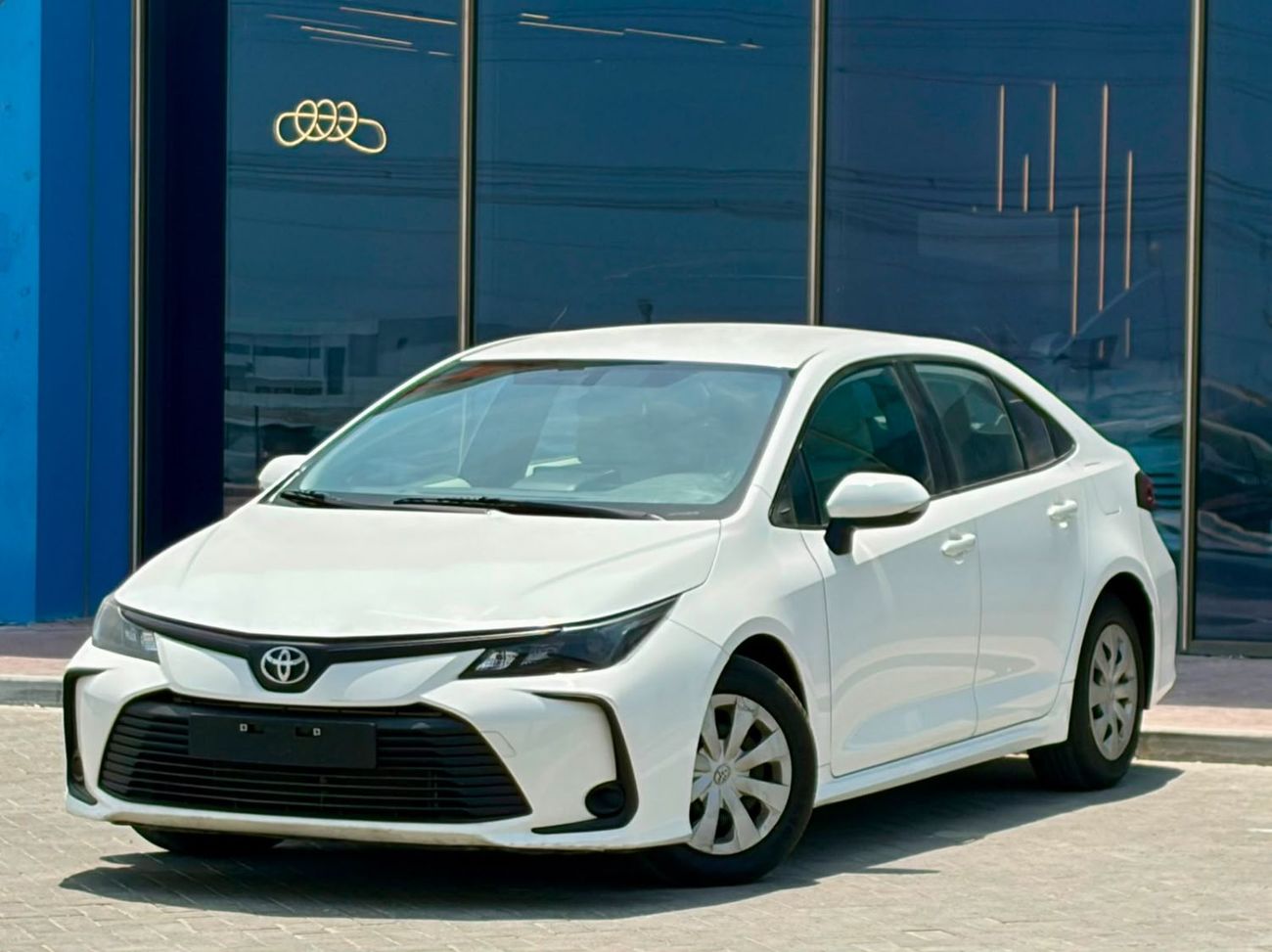 تويوتا كورولا XLI 699/- شهريًا | دول مجلس التعاون الخليجي | مثبت سرعة، كاميرا، نظام تحديد المواقع العالمي (GPS) | خالي