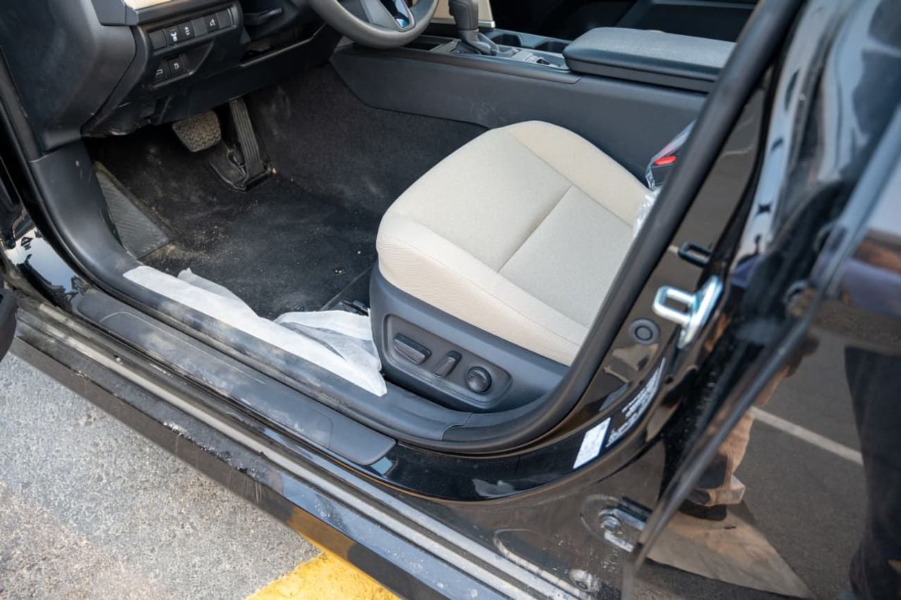 Toyota Camry LE 2.5L E 2026 MODEL GCC SPECS