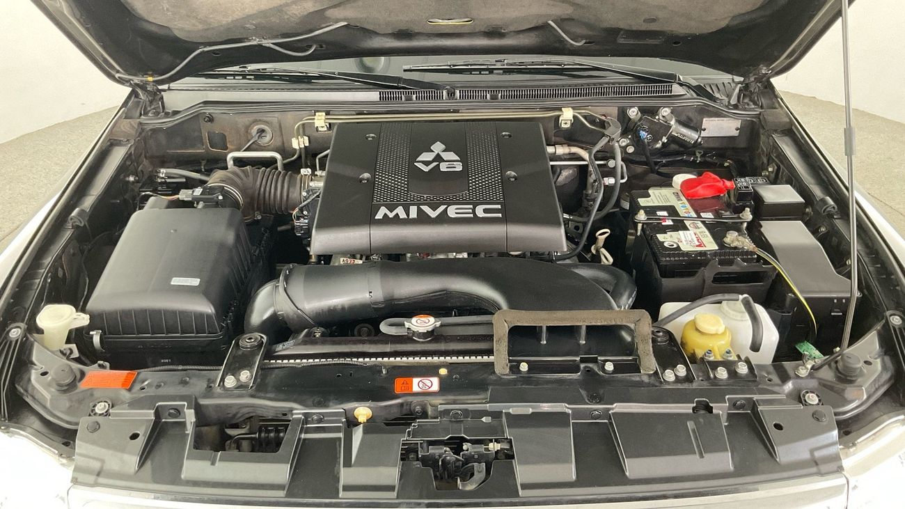 Mitsubishi Pajero GLS HIGHLINE | Guaranteed Warranty | 0 Down Payment